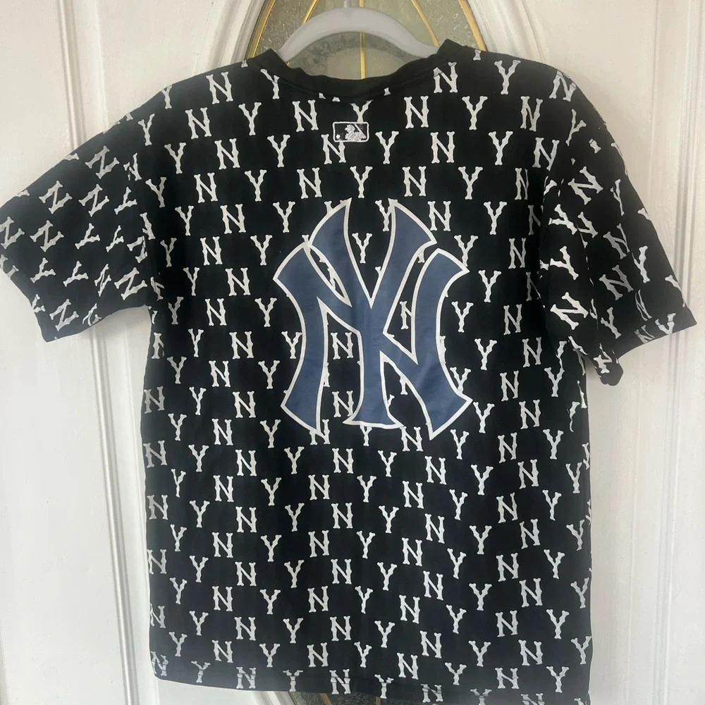 MLB Black and White NY Kids Tee